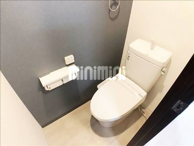 トイレ　屋根有のエントランス