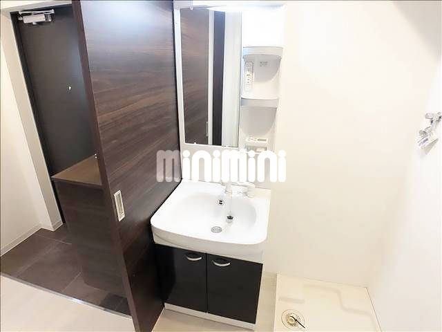 洗面設備　防犯カメラも各所についています