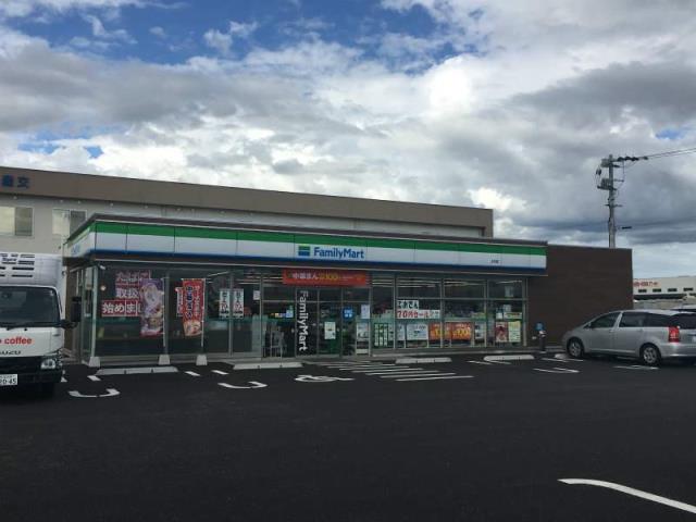 コンビニ　ファミリーマート（コンビニ）まで756m