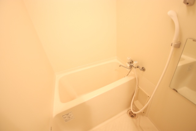 バス・シャワールーム　※別室の参考写真の為、現況優先です。