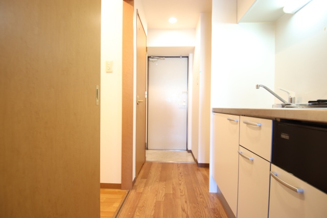 玄関　※別室の参考写真の為、現況優先です。