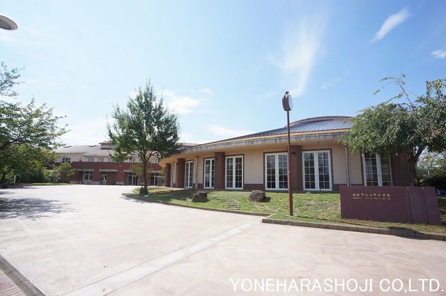 小学校　砺波市立出町小学校（小学校）まで1829m