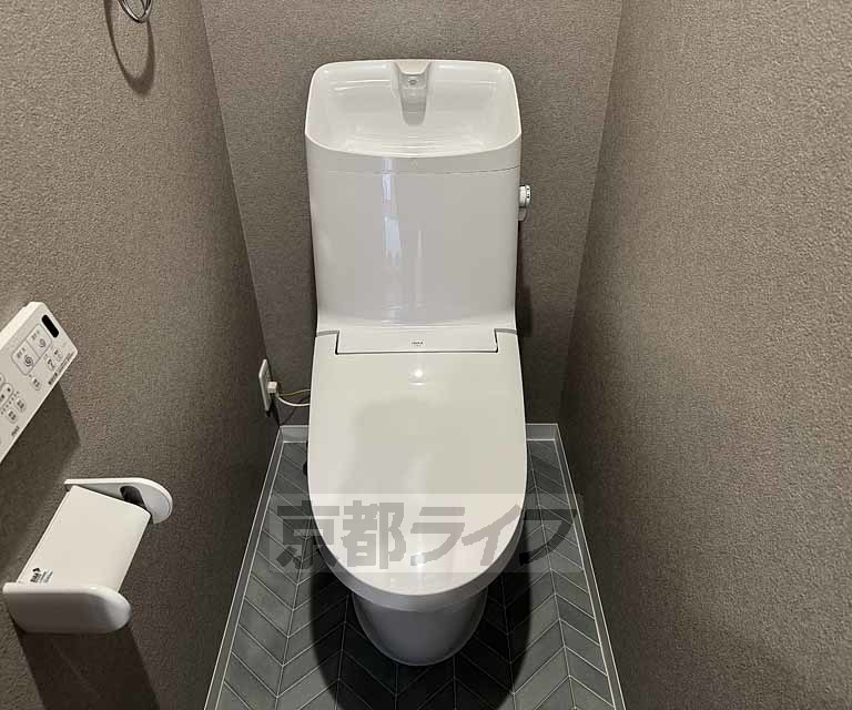 トイレ　ウォシュレット付き・