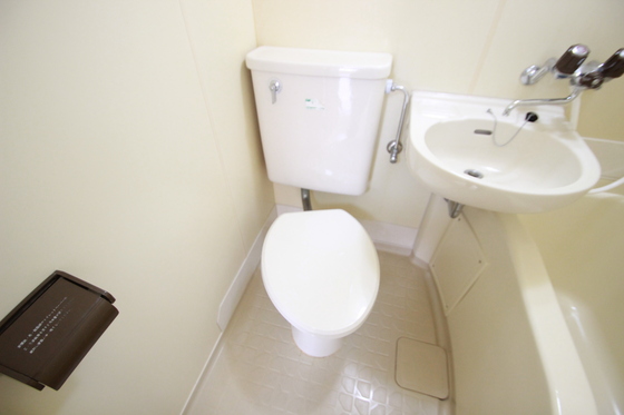 トイレ　※別部屋の写真です