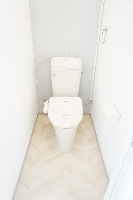 トイレ　洗浄機能付き便座