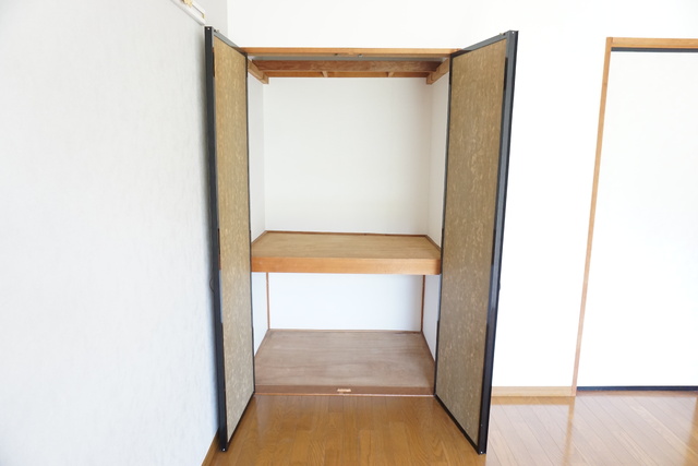 収納　洋室の収納