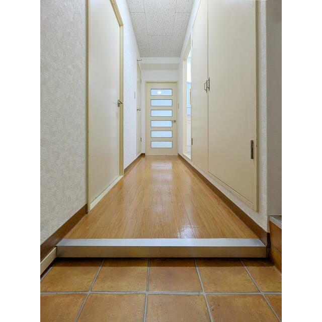 玄関　※室内画像は別のお部屋になります。