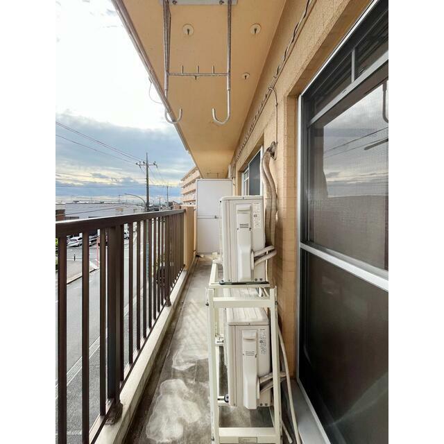 バルコニー　※室内画像は別のお部屋になります。