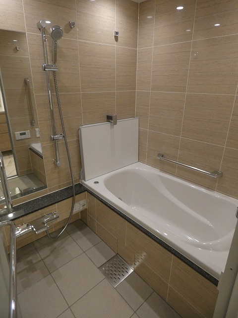 バス・シャワールーム　バス