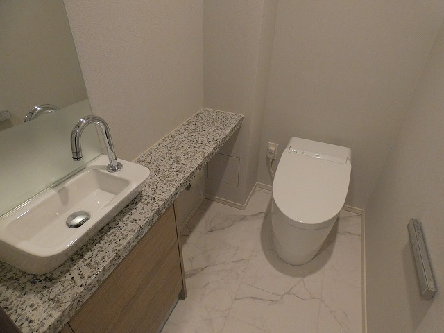 トイレ　トイレ