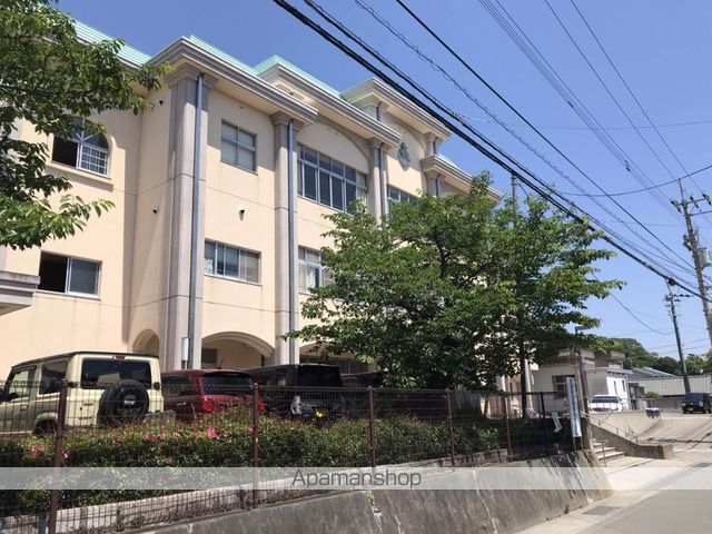 小学校　津田小学校（小学校）まで1080m