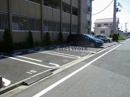 駐車場　駐車場