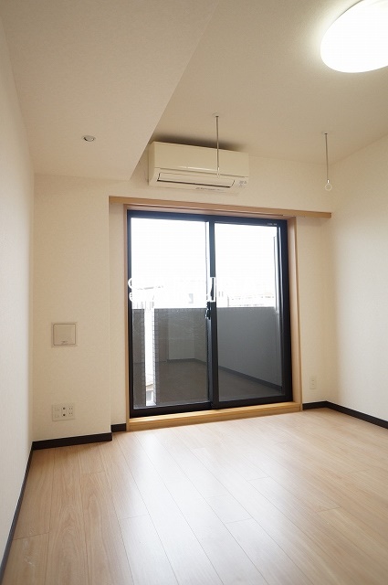 居室・リビング　使いやすい形の為、レイアウトを楽しめます♪