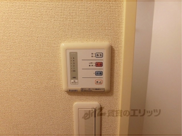 その他設備　給湯器リモコン