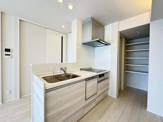 キッチン　キッチンも明るい♪