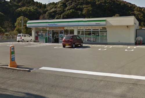 コンビニ　ファミリーマート　松原町店（コンビニ）まで410m