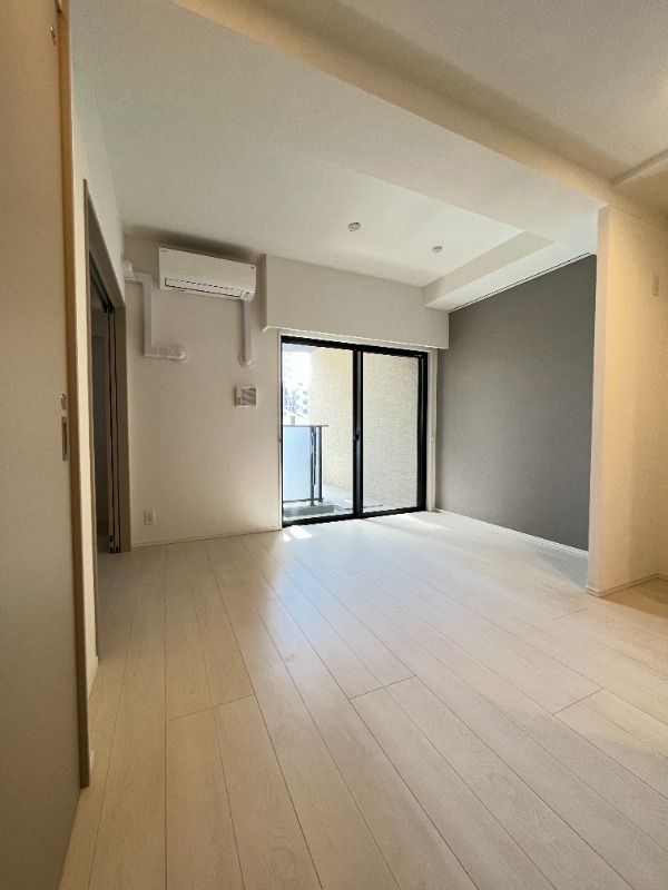 居室・リビング　こちらの居間で趣味の時間をお楽しみください