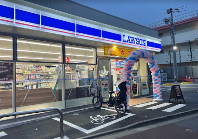 コンビニ　ローソン 品川大崎三丁目店（コンビニ）まで365m