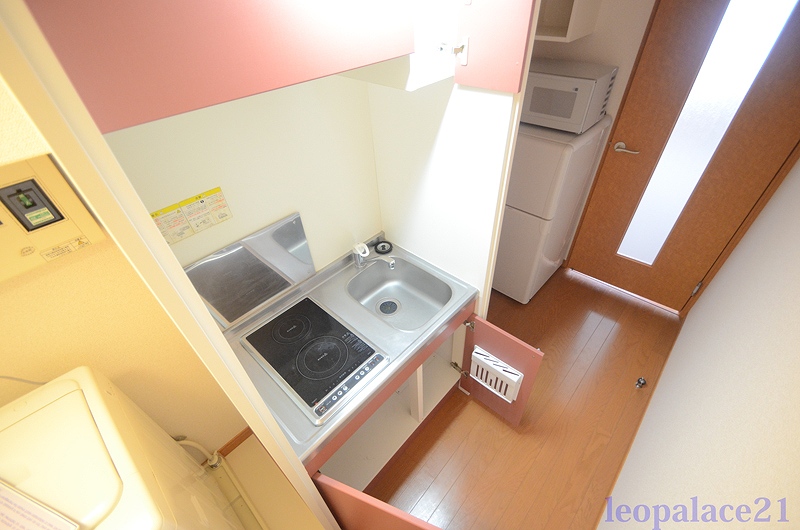 キッチン　同タイプの室内写真（現状と異なる場合があります）