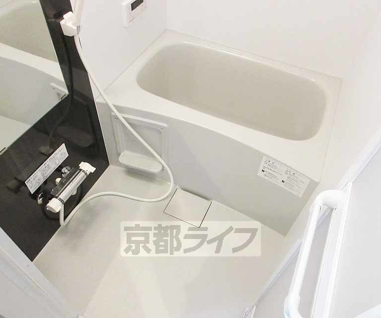 バス・シャワールーム　とってもキレイなバスルーム！広さも充分です