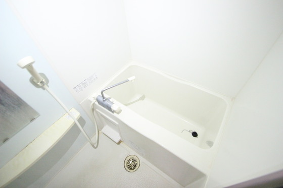 バス・シャワールーム　※別部屋の写真です