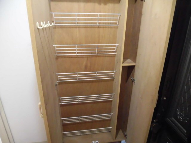 収納　立てかけるタイプのシューズボックス