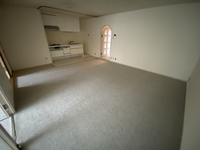 居室・リビング　南向きで日当たり良好なリビングです。