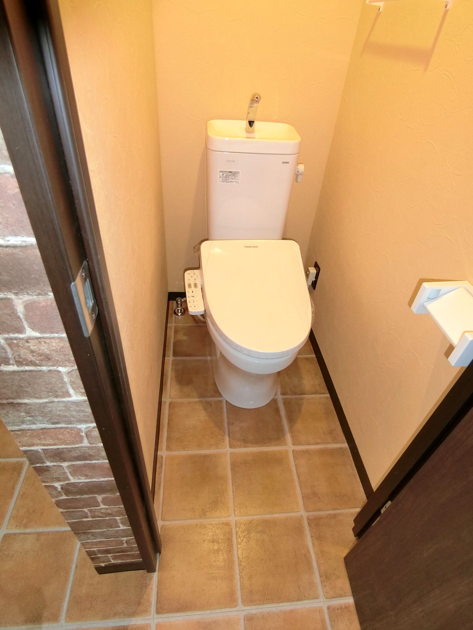 トイレ　水廻りフルリノベ済み