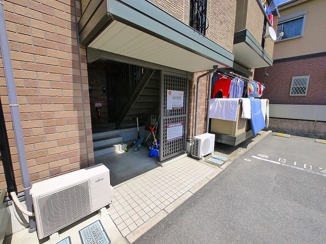 ラフィーネ結崎 B棟の外観写真