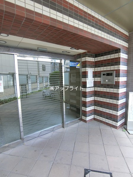 エントランス　オートロック付き