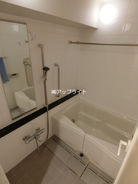 バス・シャワールーム　追炊き＆浴室乾燥機付き