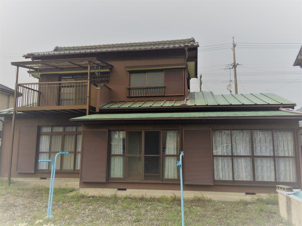 建物外観　南庭より建物を望む