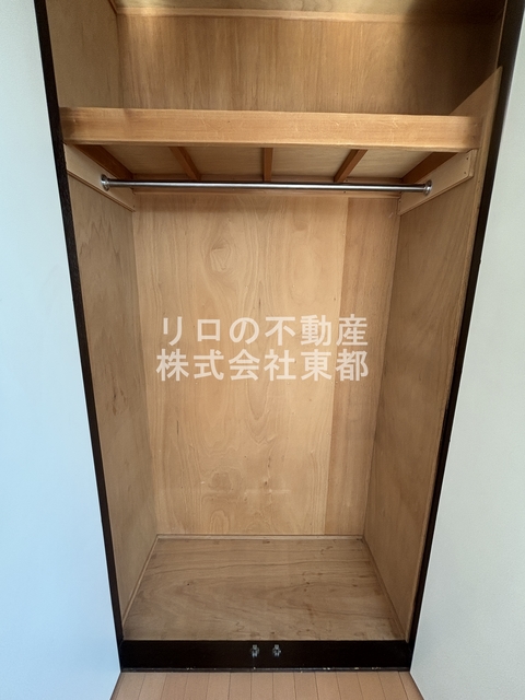 収納　色々な使い方ができるタイプのパイプハンガー付収納です♪