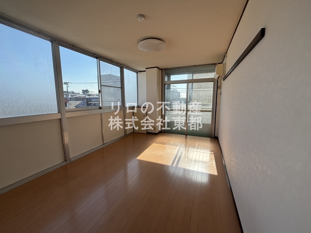 居室・リビング　南に面した洋室は採光・通風に優れた心地よい空間です！