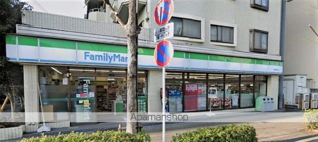 コンビニ　ファミリーマート（コンビニ）まで80m