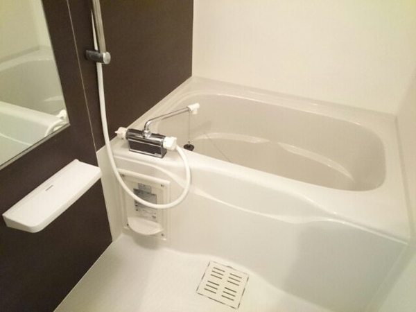 バス・シャワールーム　浴室乾燥機付き！