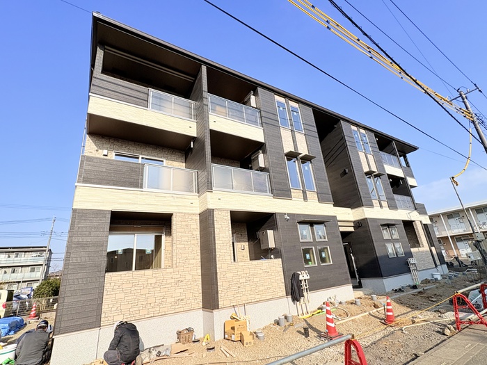 建物外観　建築中