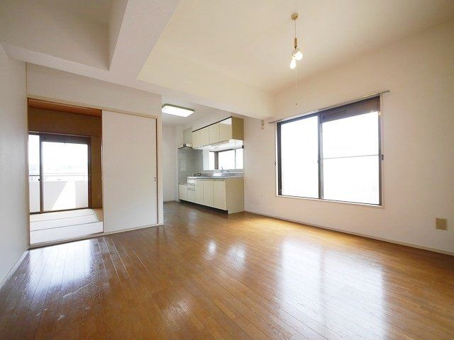 居室・リビング　★大きい窓のあるＬＤＫ★