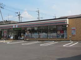 コンビニ　セブンイレブン 近鉄高安駅西店（コンビニ）まで160m