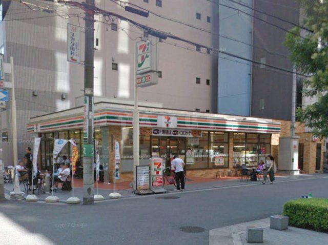 コンビニ　セブンイレブン 大阪道修町1丁目店（コンビニ）まで166m