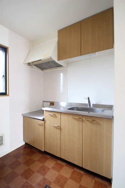 キッチン　同物件、別号室のものです。