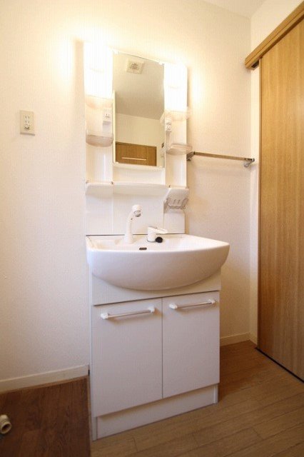 洗面設備　同物件、別号室のものです。