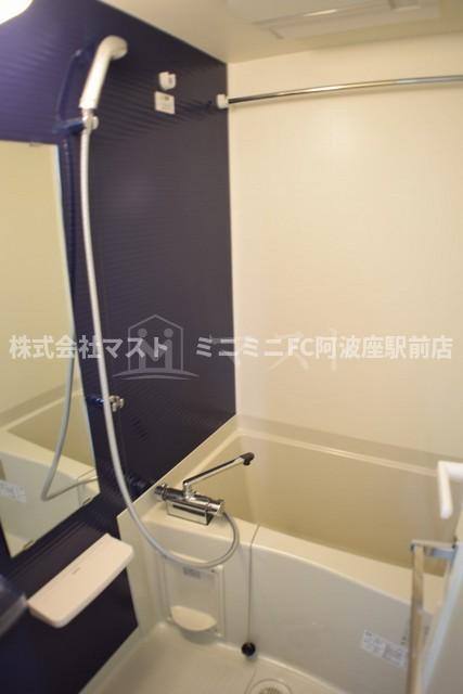 バス・シャワールーム　フロアーによってカラーが異なります。