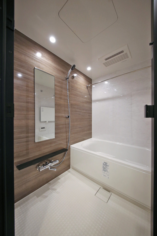 バス・シャワールーム　追い焚き・浴室暖房乾燥機付バスルーム※同タイプ参考写真