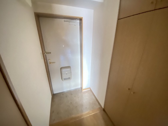 玄関　※別部屋の写真です