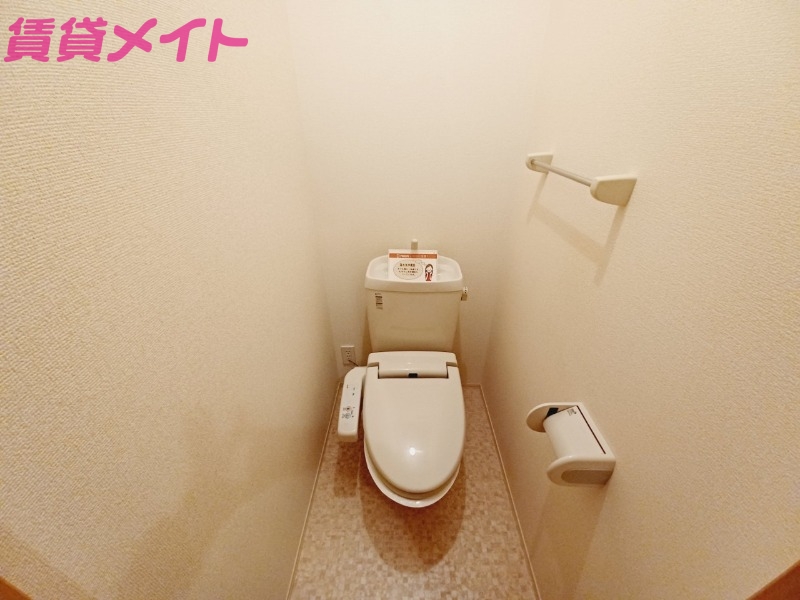 トイレ　同物件別室反転タイプ画像