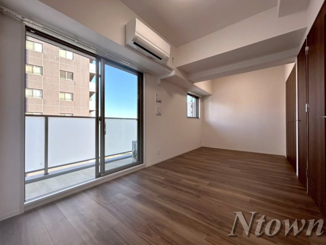 居室・リビング　こちらの居間で趣味の時間をお楽しみください