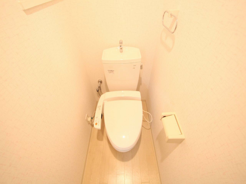 トイレ　温水洗浄暖房便座付トイレ