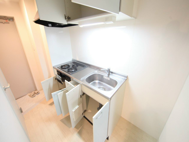 キッチン　システムキッチン（ガス3口コンログリル付）