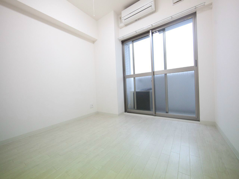 バルコニー　洋室6帖　クローゼット付（収納充実してます）